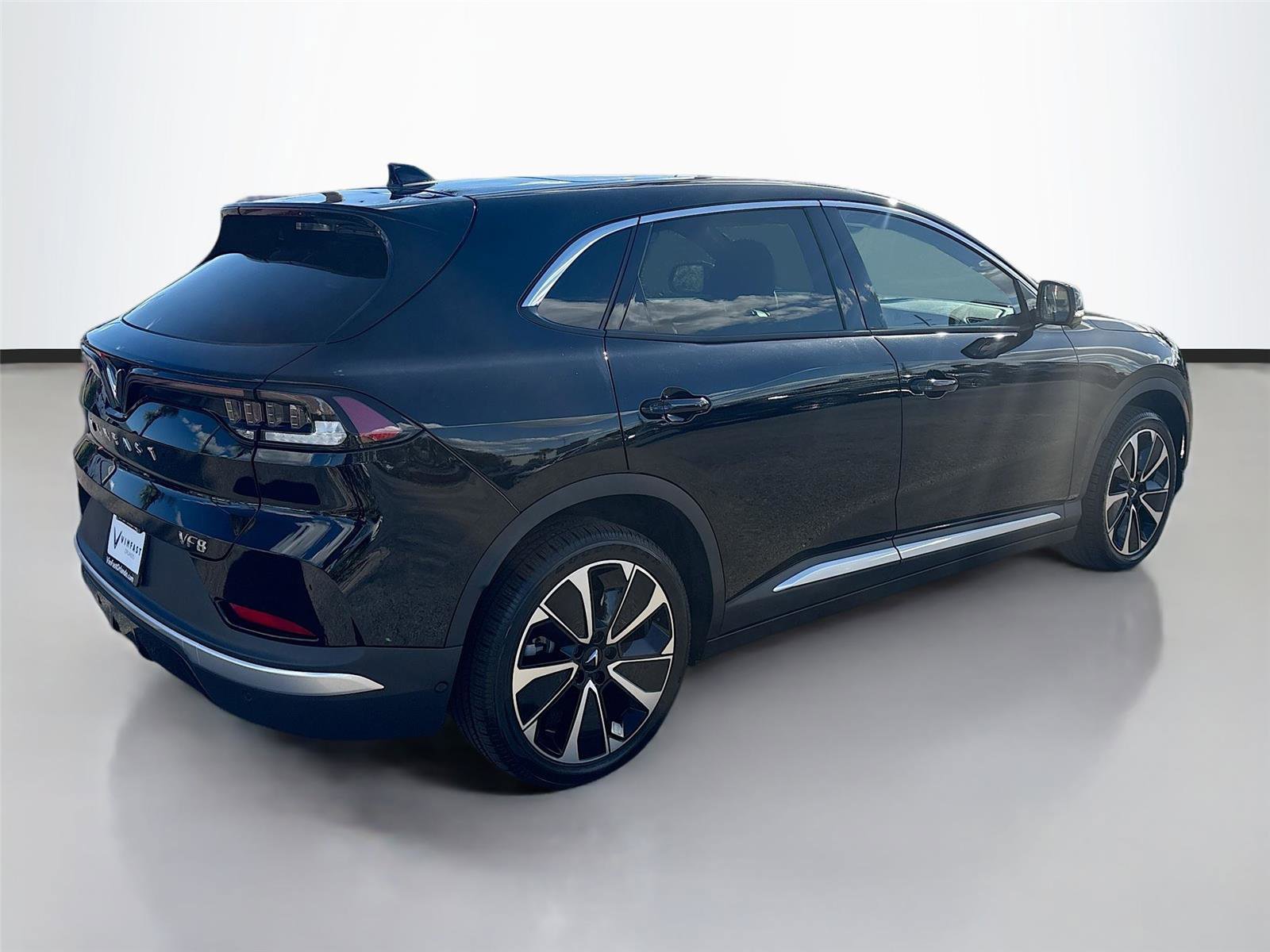 New 2025 VinFast VF 8 Plus image 7