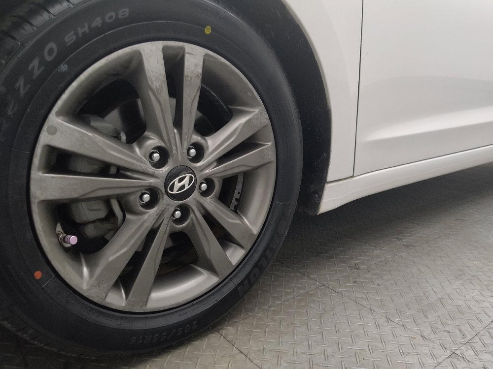 Used 2017 Hyundai Elantra Value Edition image 31