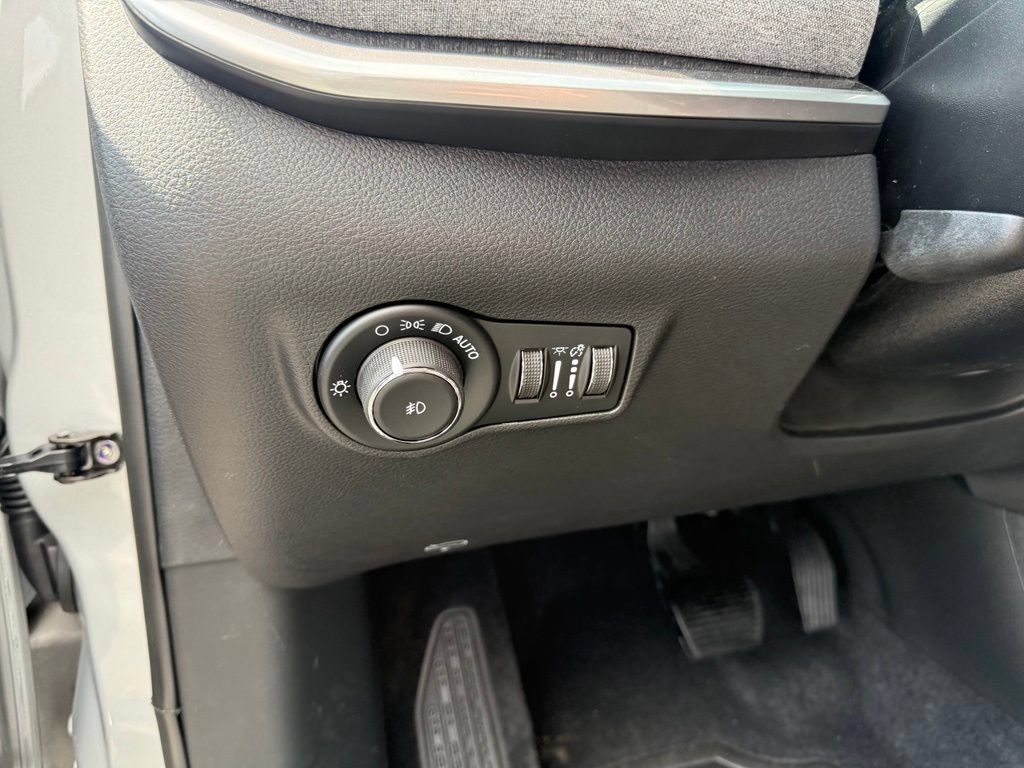 New 2026 Jeep Compass Latitude AWD/4WD image 18
