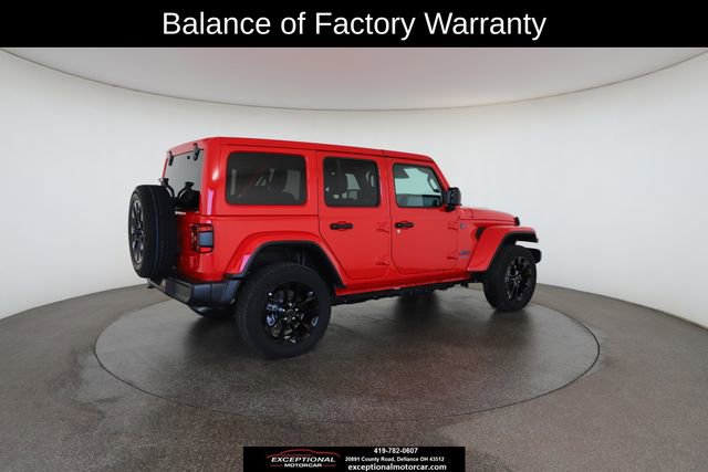 Used 2025 Jeep Wrangler Unlimited Sahara w/ Safety Group image 20