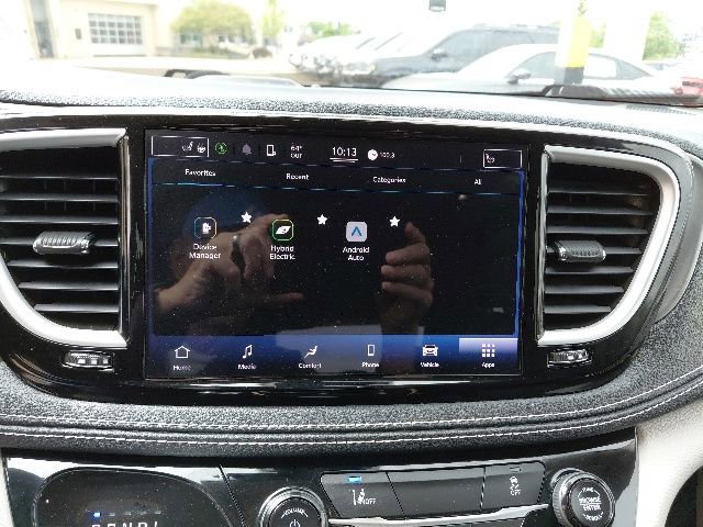 Used 2022 Chrysler Pacifica Touring-L image 20