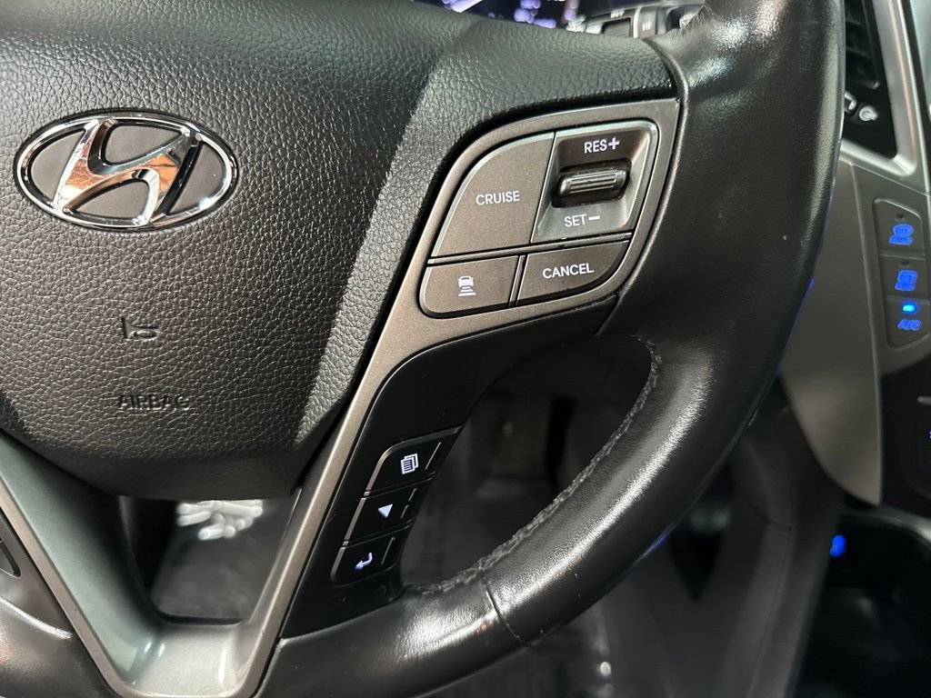 Used 2017 Hyundai Santa Fe Limited AWD/4WD image 16