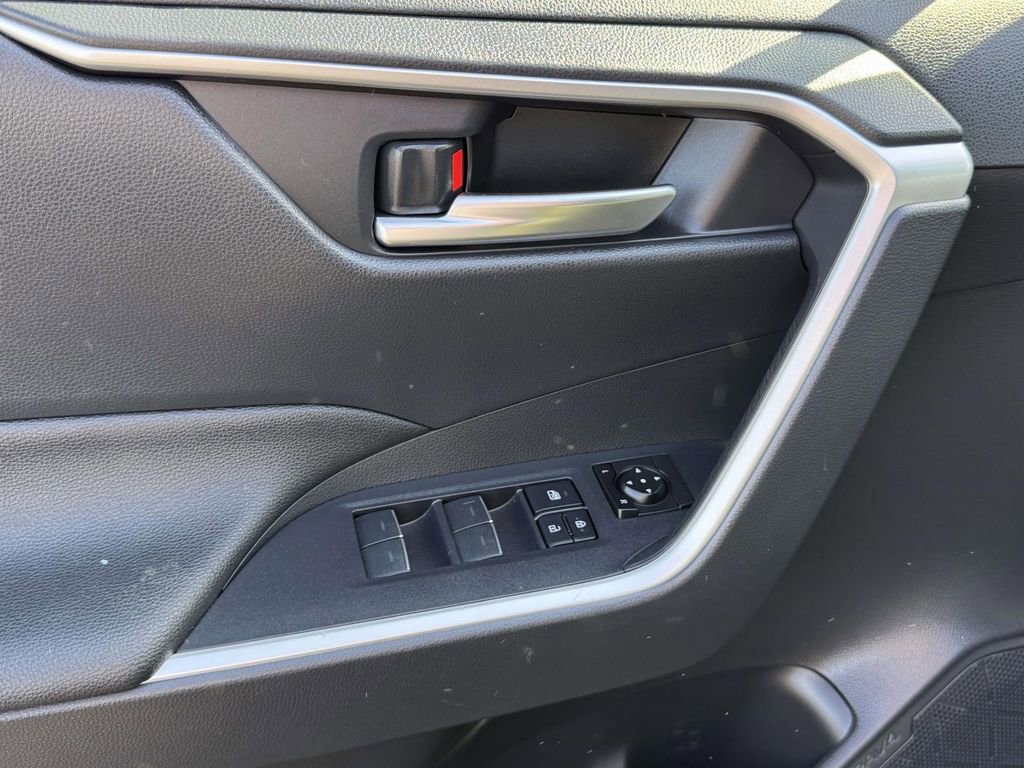 Used 2024 Toyota RAV4 SE w/ Weather & Moonroof Package image 17