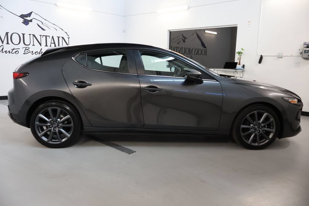Used 2022 MAZDA MAZDA3 s FWD image 8