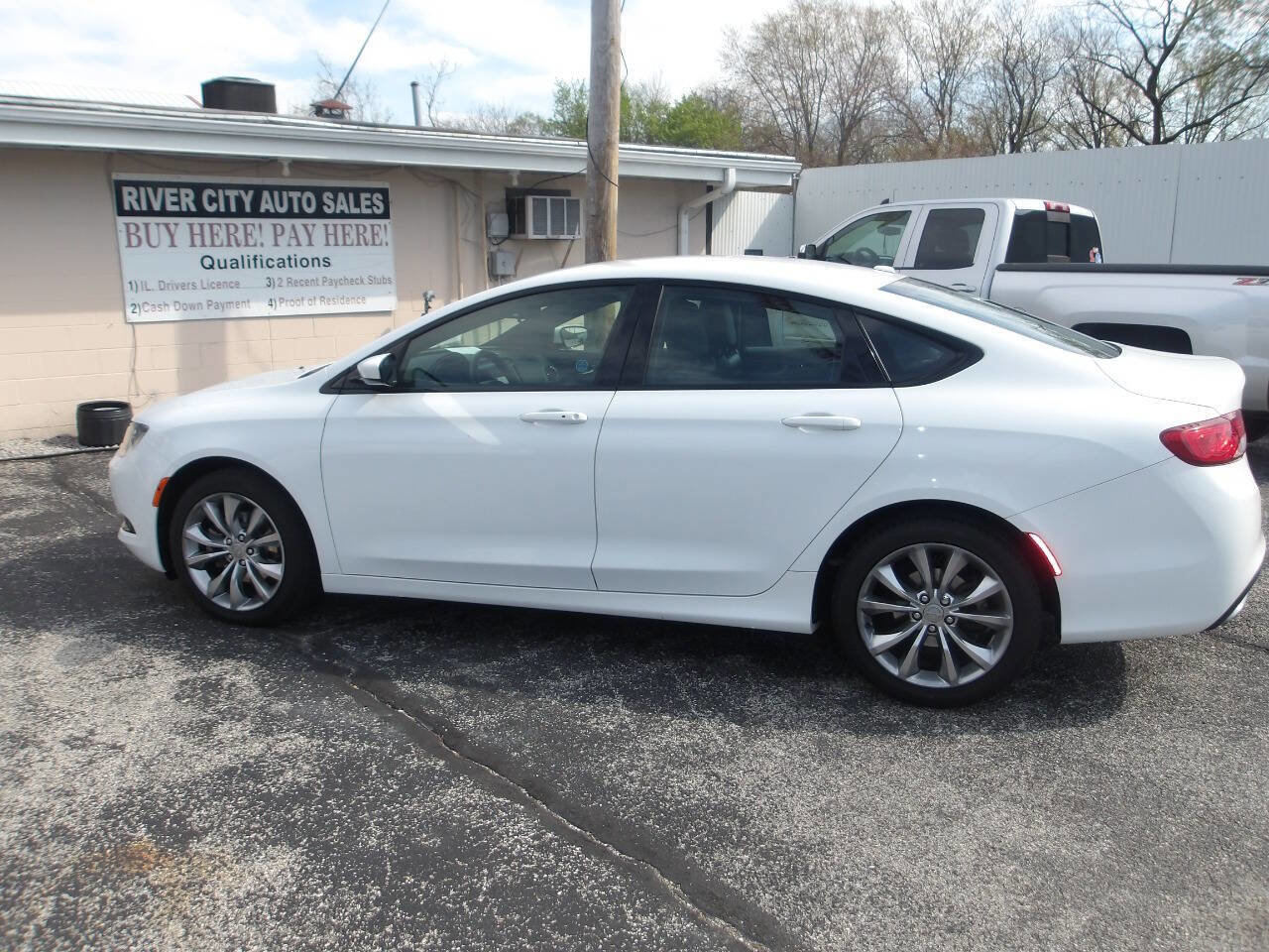 Used 2015 Chrysler 200 S FWD image 5