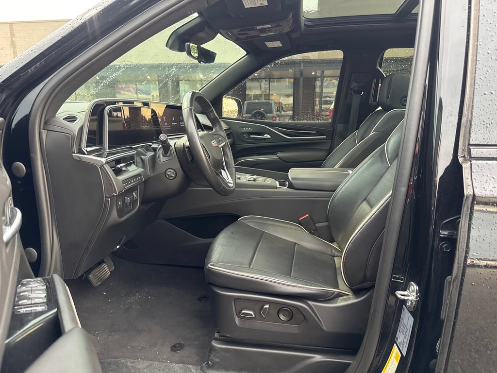 Used 2022 Cadillac Escalade Sport w/ Touring Package AWD/4WD image 39