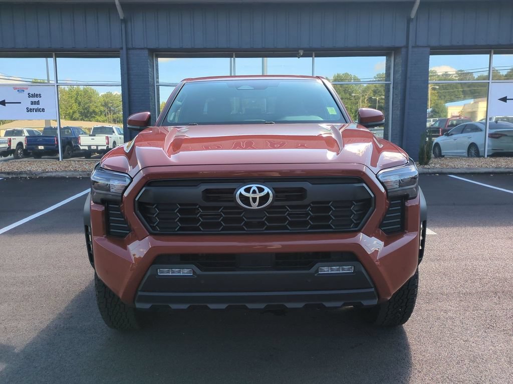 Used 2025 Toyota Tacoma TRD Off-Road w/ TRD Off Road Upgrade Package AWD/4WD image 2
