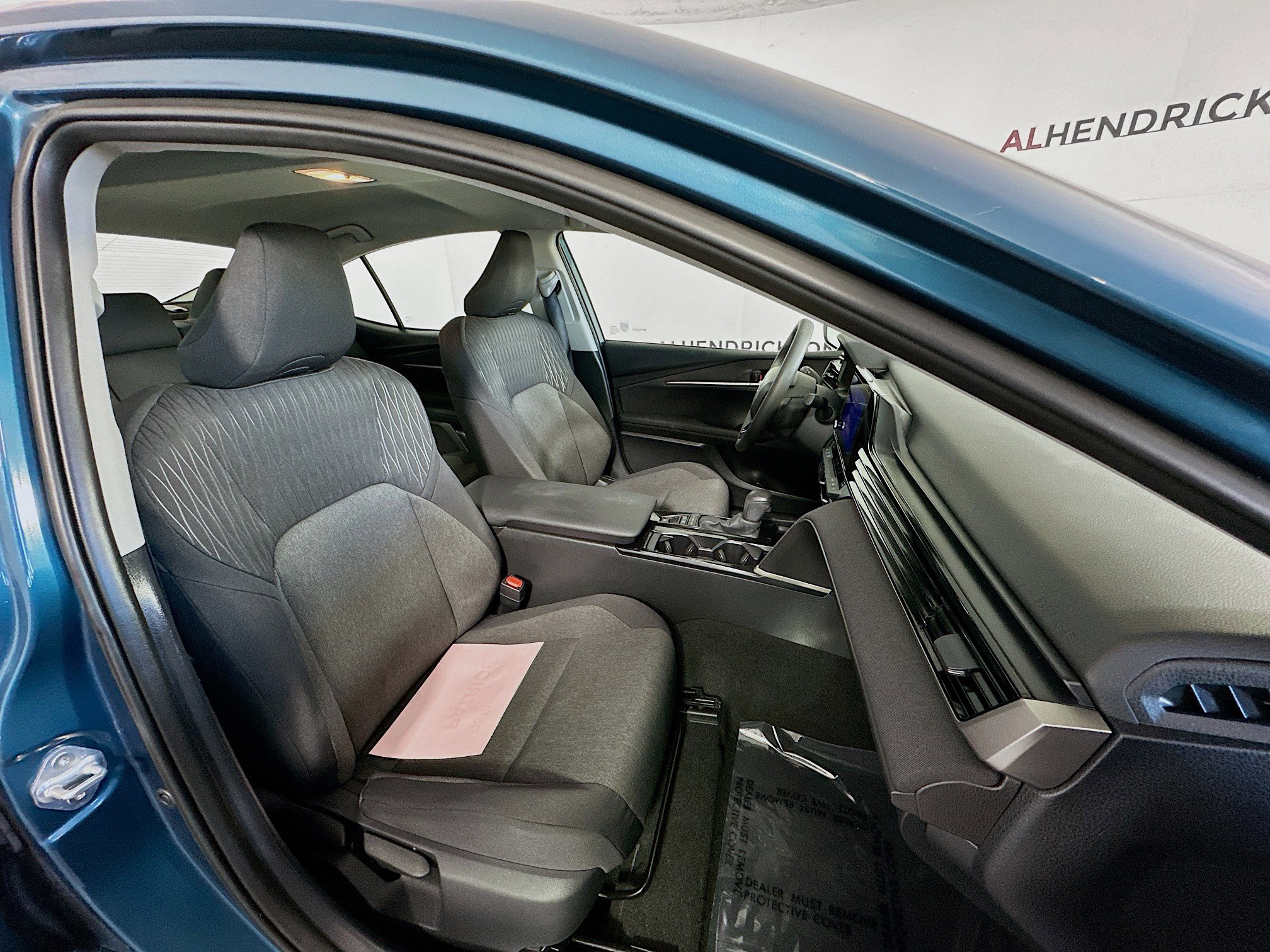 Used 2025 Toyota Camry LE image 28