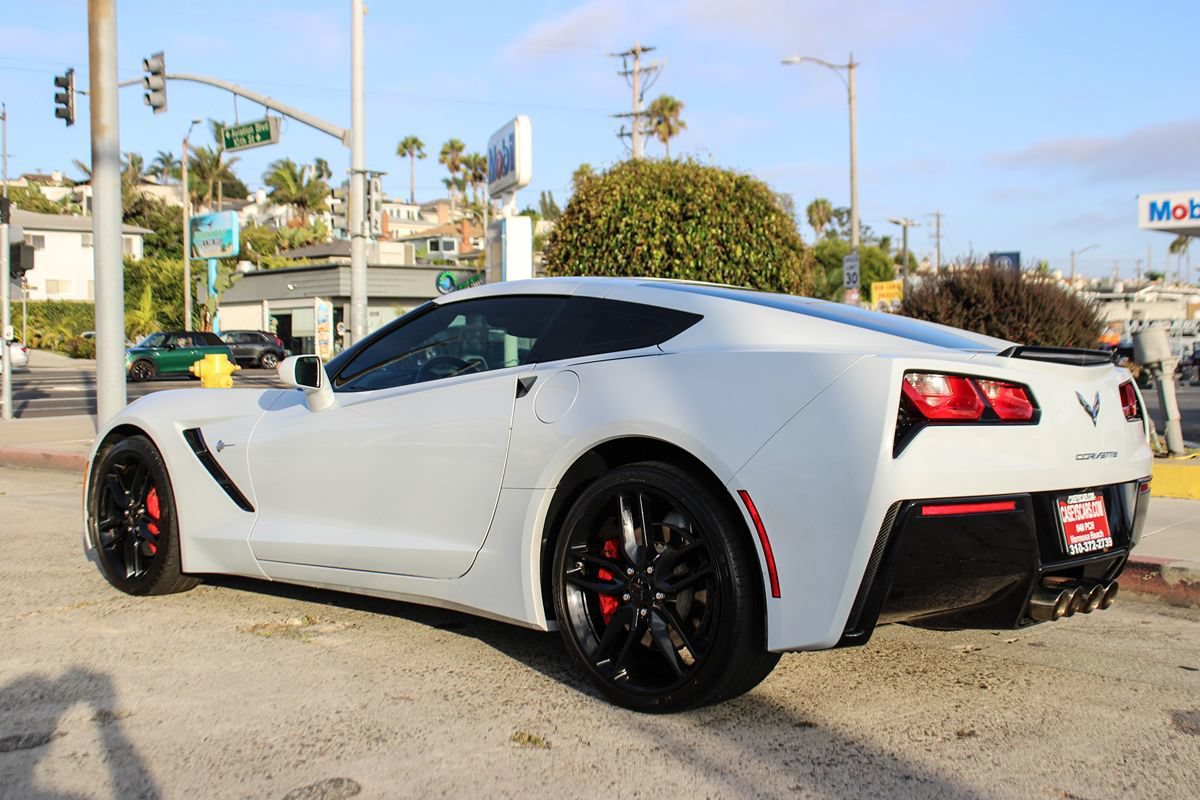 Used 2019 Chevrolet Corvette Stingray Coupe w/ 1LT RWD image 12