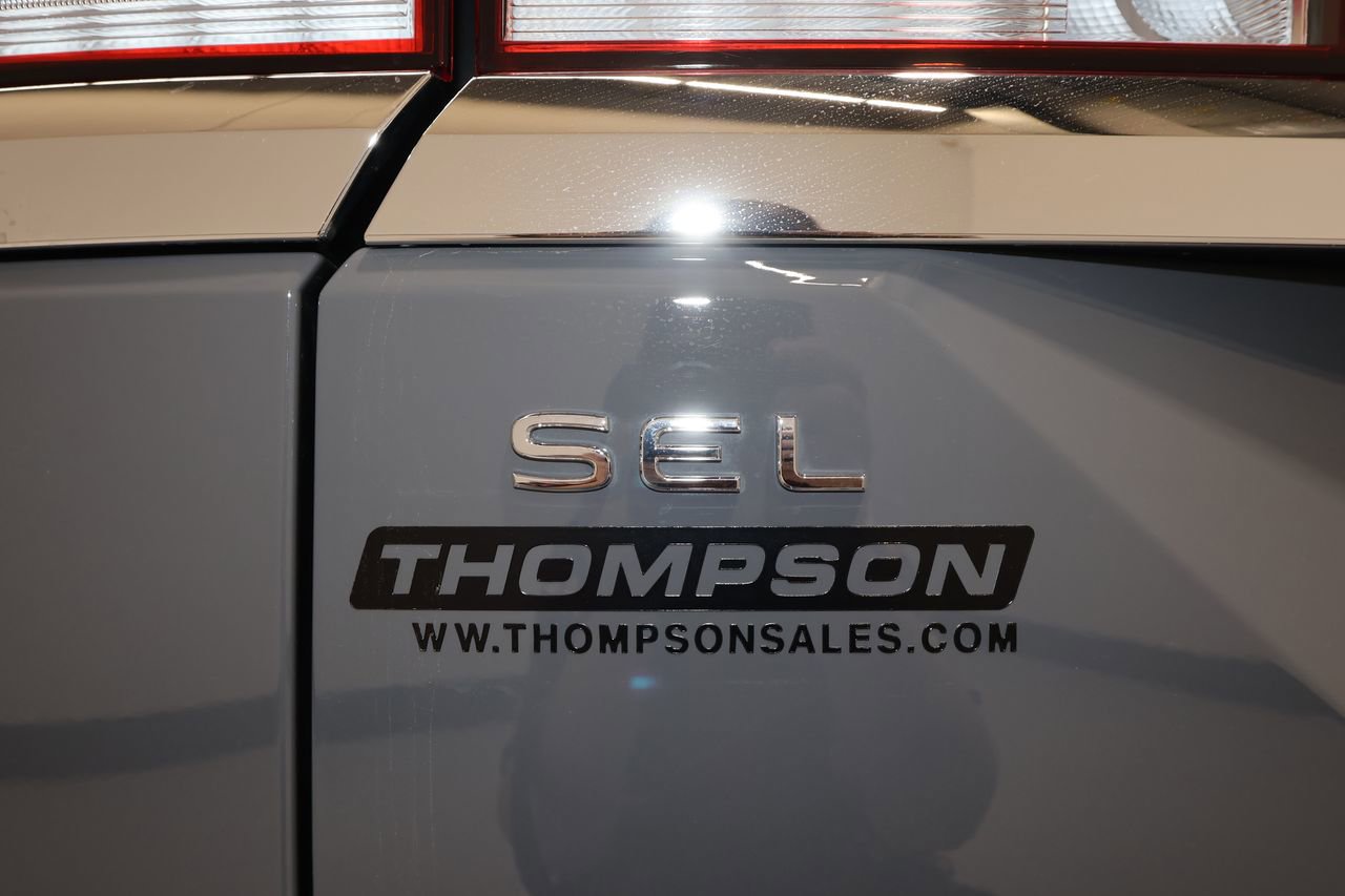 Used 2025 Volkswagen Atlas SEL Premium R-Line image 36