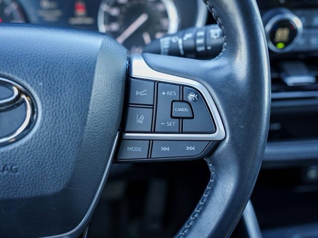 Used 2022 Toyota Highlander XSE image 30