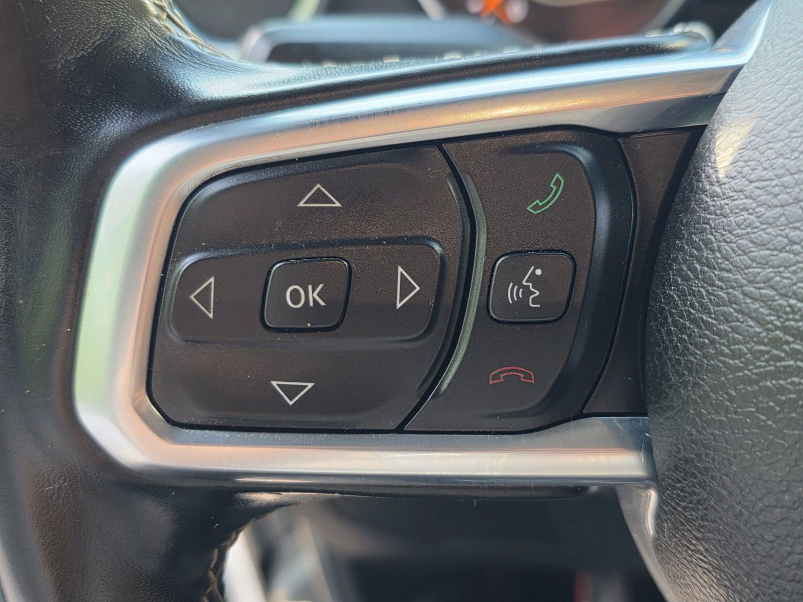 Used 2020 Jeep Gladiator Overland AWD/4WD image 19