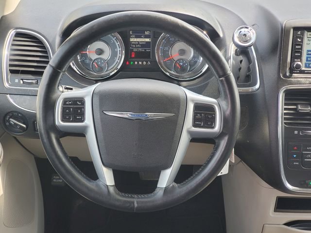 Used 2012 Chrysler Town & Country Touring w/ Entertainment Group #1 FWD image 30