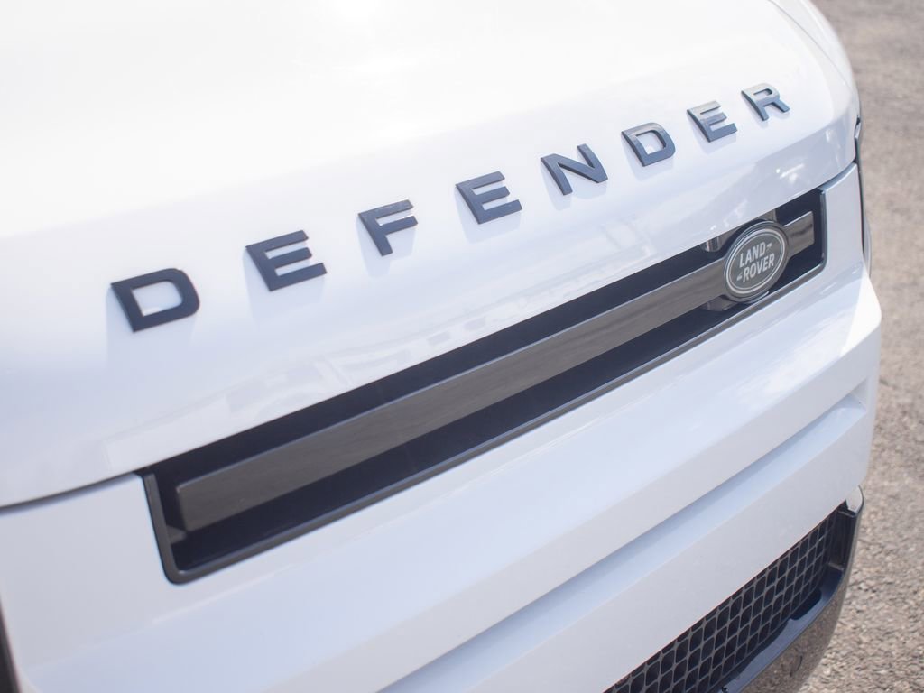 Certified 2024 Land Rover Defender 130 X-Dynamic SE image 16