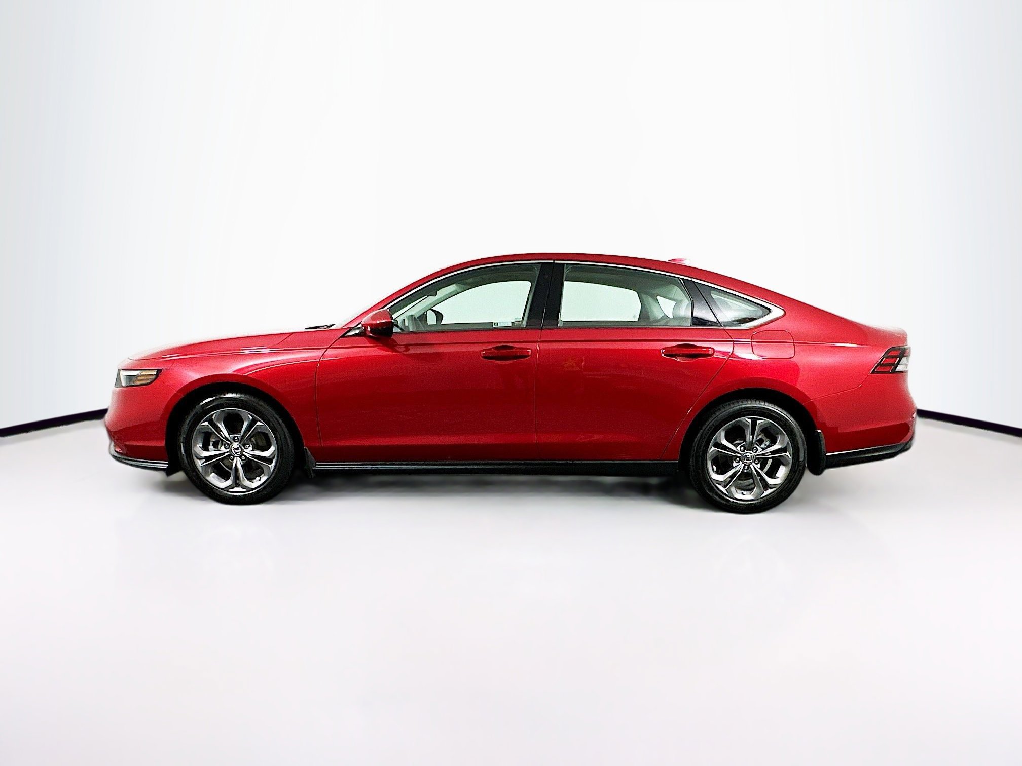 Used 2024 Honda Accord EX image 4