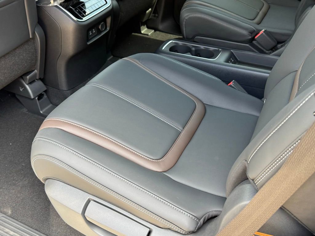 New 2026 Nissan Armada SL w/ Captain's Chari Seat Package AWD/4WD image 21