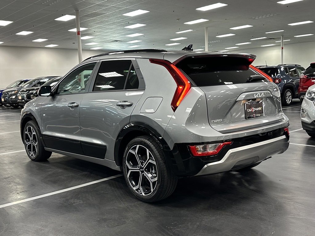 Used 2023 Kia Niro EX Touring image 5