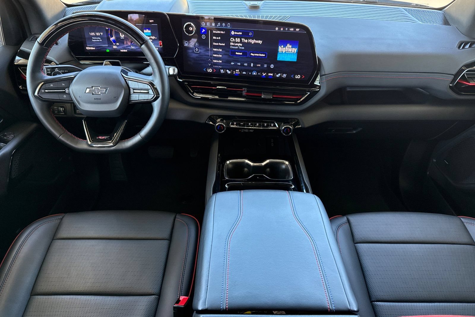 Used 2025 Chevrolet Silverado EV RST AWD/4WD image 21