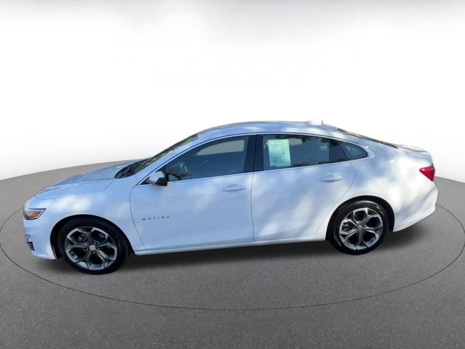 Used 2024 Chevrolet Malibu LT image 9