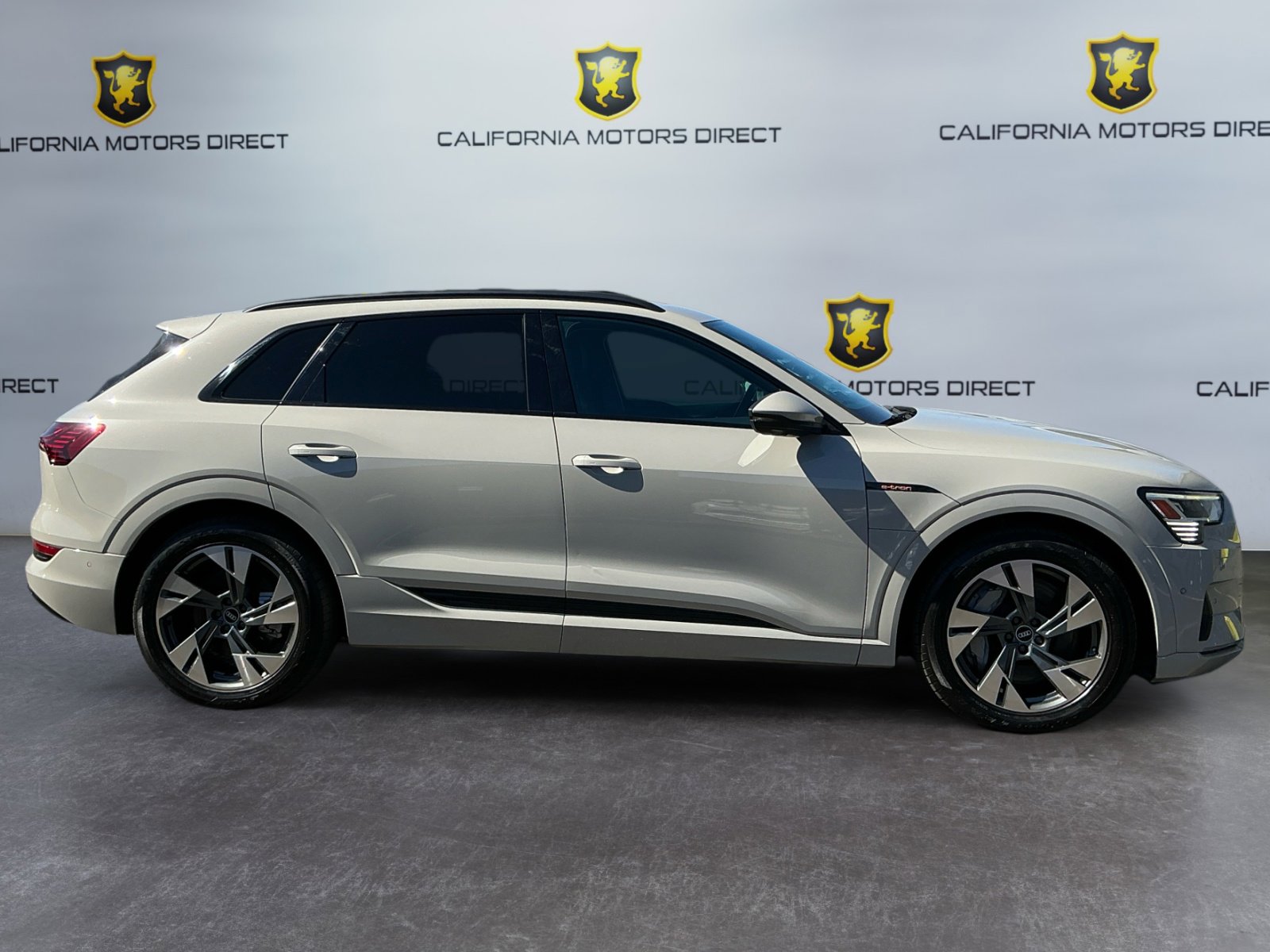 Used 2021 Audi e-tron Premium w/ Convenience Plus Package image 4