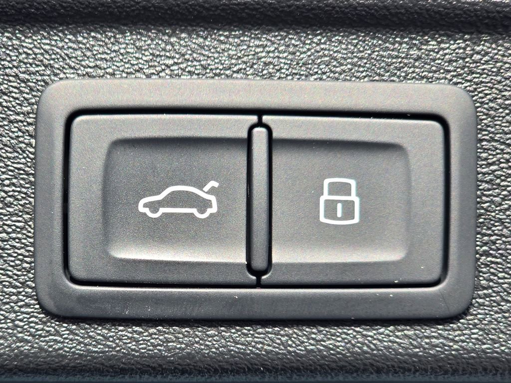 Used 2025 Audi A5 2.0T Premium Plus image 17