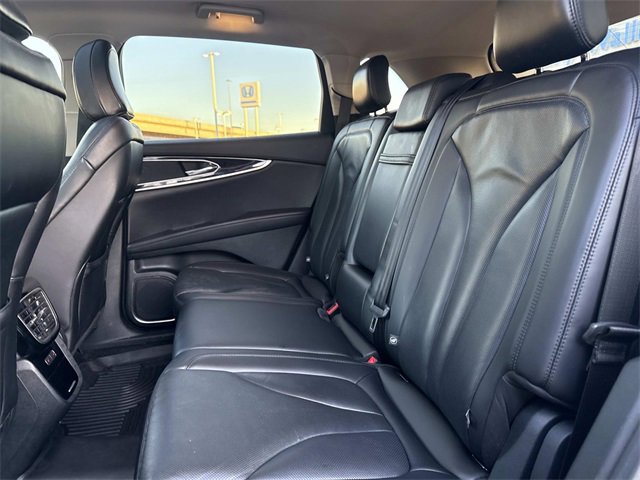 Used 2022 Lincoln Nautilus Reserve image 17