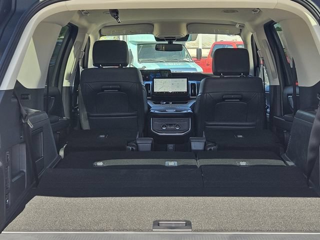 New 2026 Ford Expedition Active RWD image 12