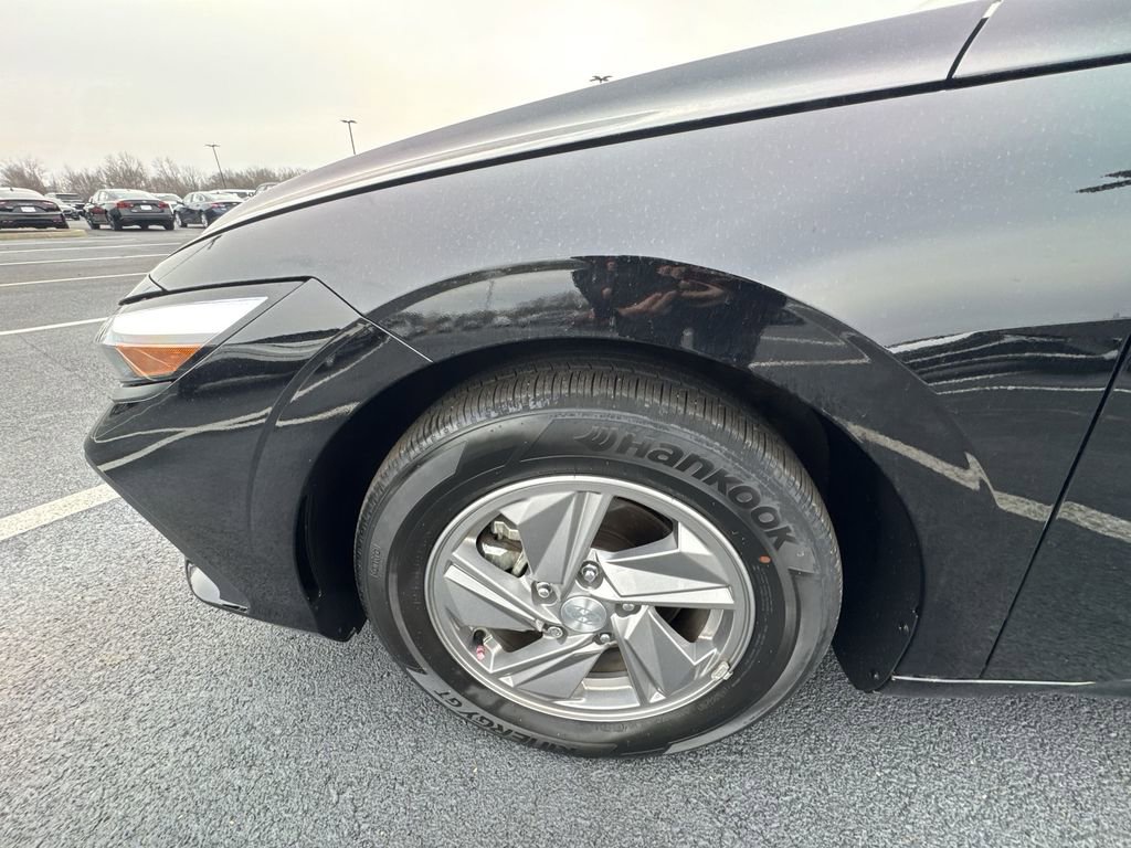 Used 2024 Hyundai Elantra SE image 10