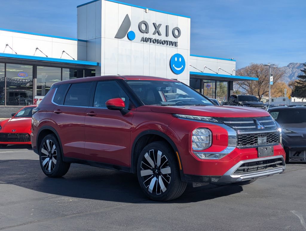 Used 2025 Mitsubishi Outlander SE