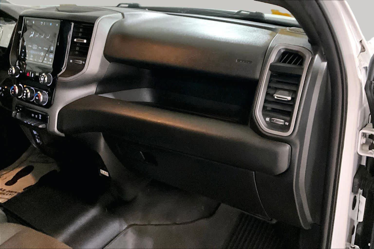 Used 2024 RAM 2500 Tradesman w/ Chrome Appearance Group AWD/4WD image 18