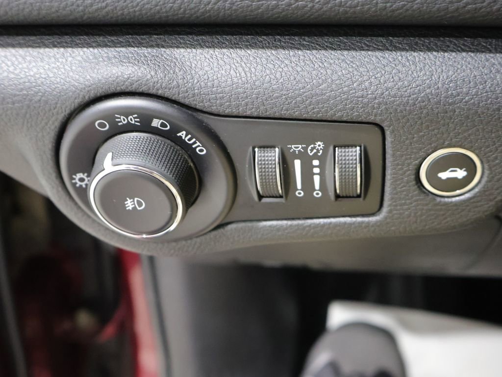 Used 2016 Chrysler 200 S w/ Comfort Group image 31