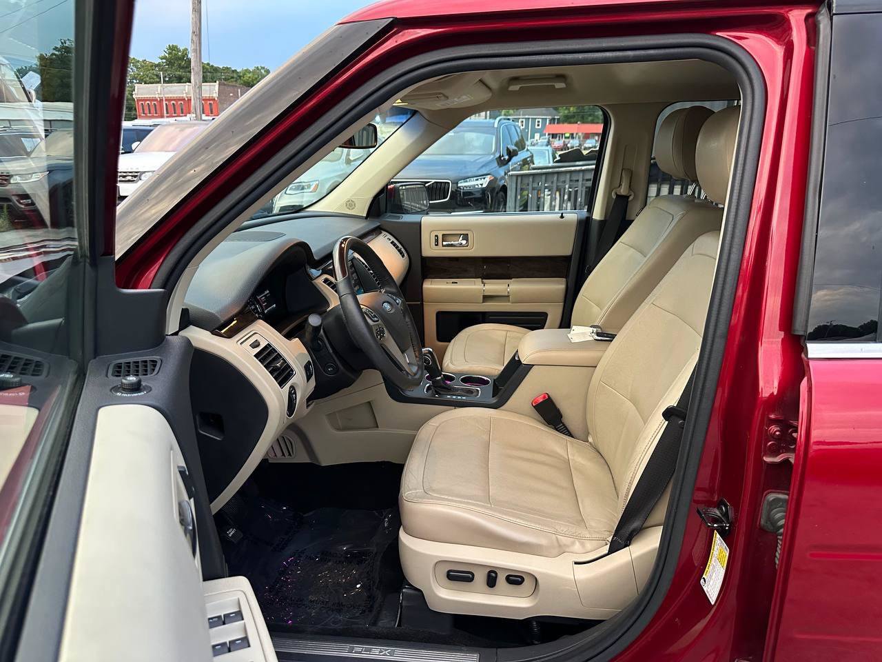 Used 2015 Ford Flex Limited FWD image 14