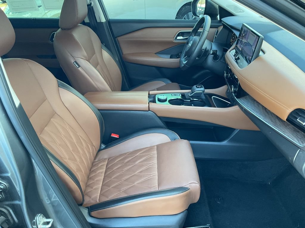 Used 2024 Nissan Rogue Platinum w/ Platinum Premium Package AWD/4WD image 19