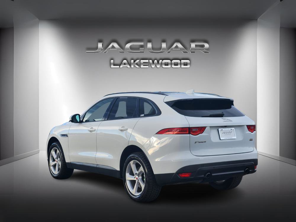 Used 2018 Jaguar F-PACE Premium image 3