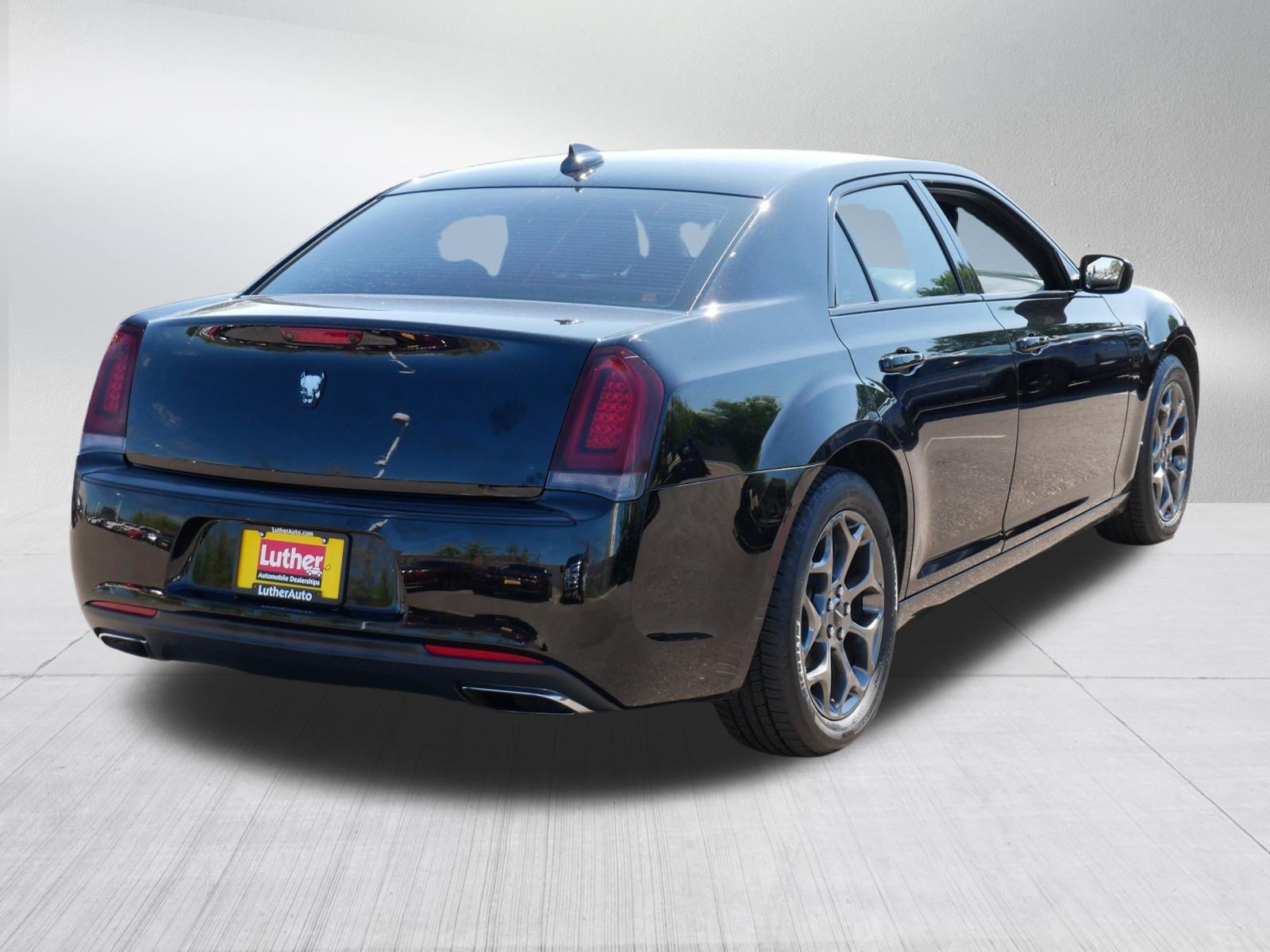 Used 2017 Chrysler 300 S AWD/4WD image 6