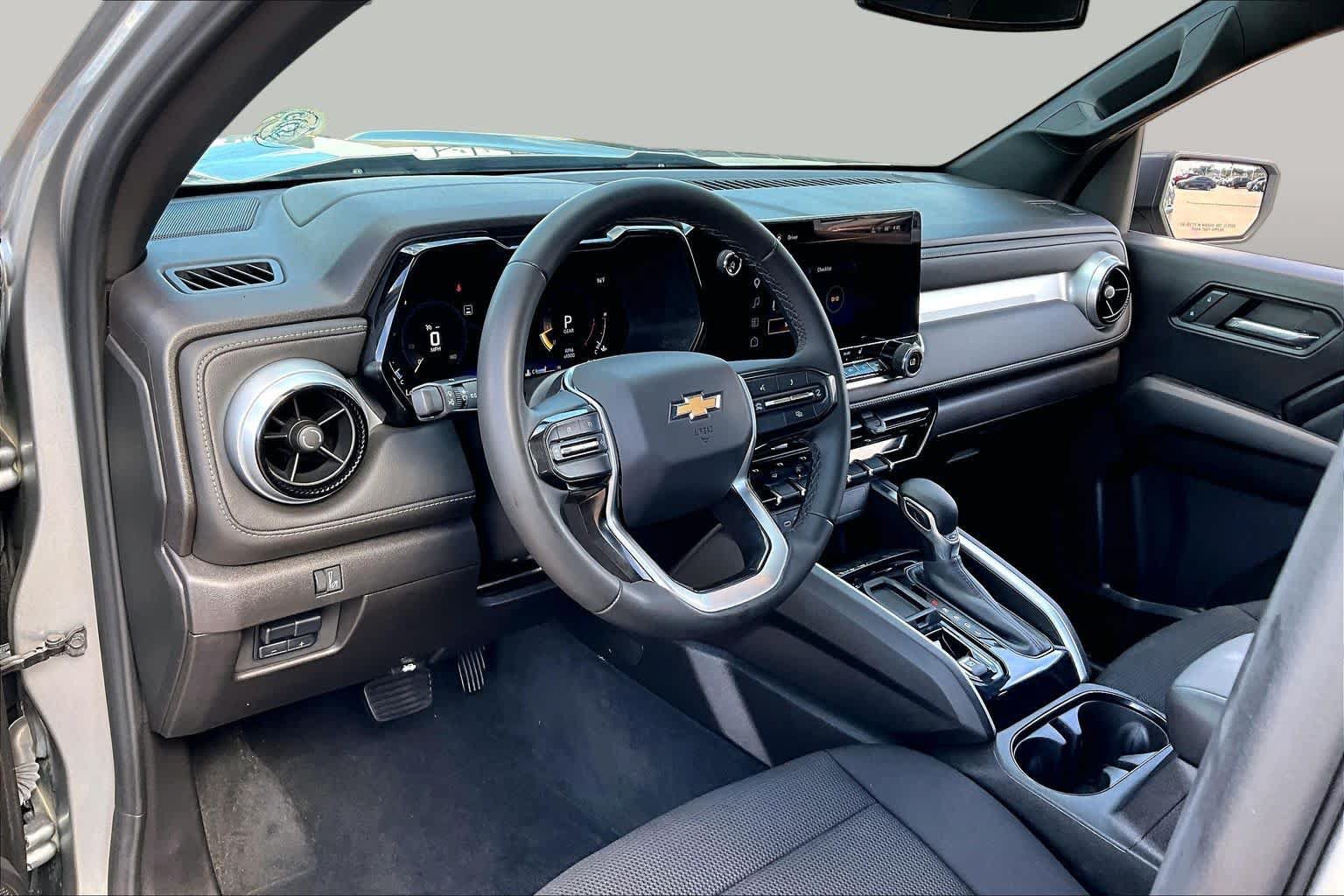Used 2024 Chevrolet Colorado LT w/ LT Convenience Package II RWD image 17