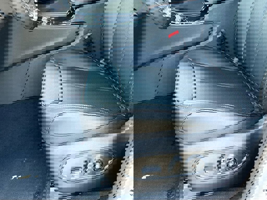 New 2025 Jeep Grand Cherokee Limited w/ Luxury Tech Group II image 22