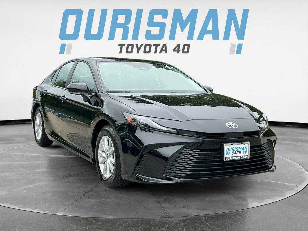 Used 2026 Toyota Camry LE w/ Convenience Package FWD image 1
