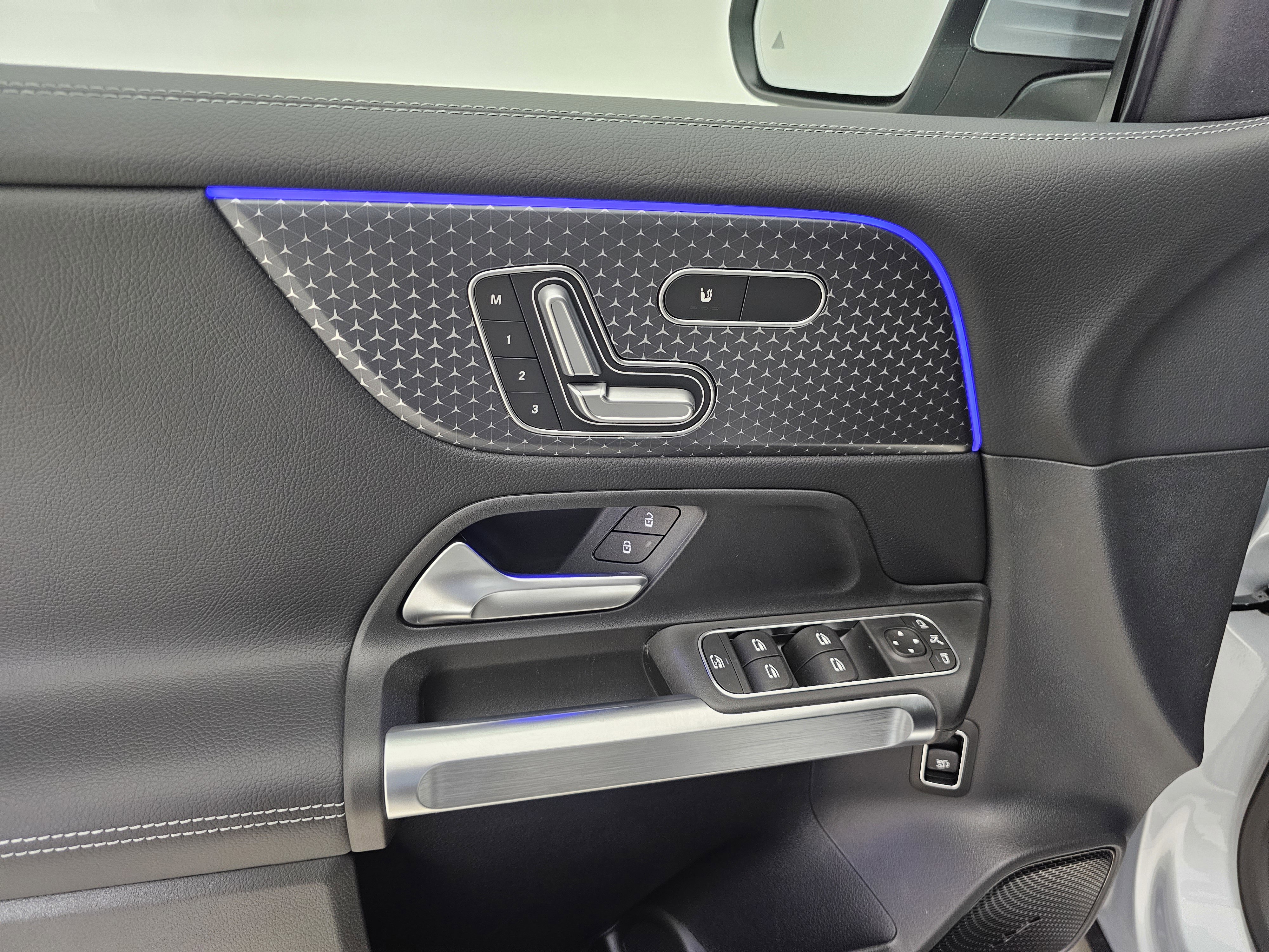 New 2026 Mercedes-Benz GLB 250 4MATIC image 12