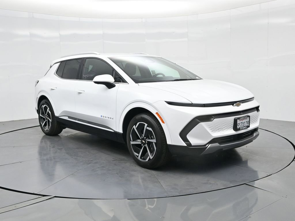 Used 2025 Chevrolet Equinox EV LT w/ Convenience Package image 4