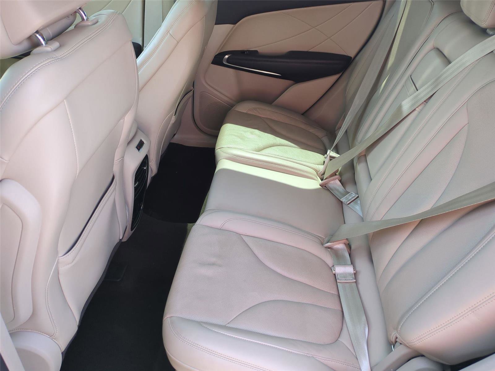 Used 2019 Lincoln MKC Reserve image 17