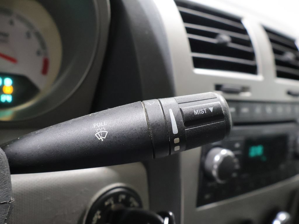 Used 2008 Dodge Avenger SE FWD image 29
