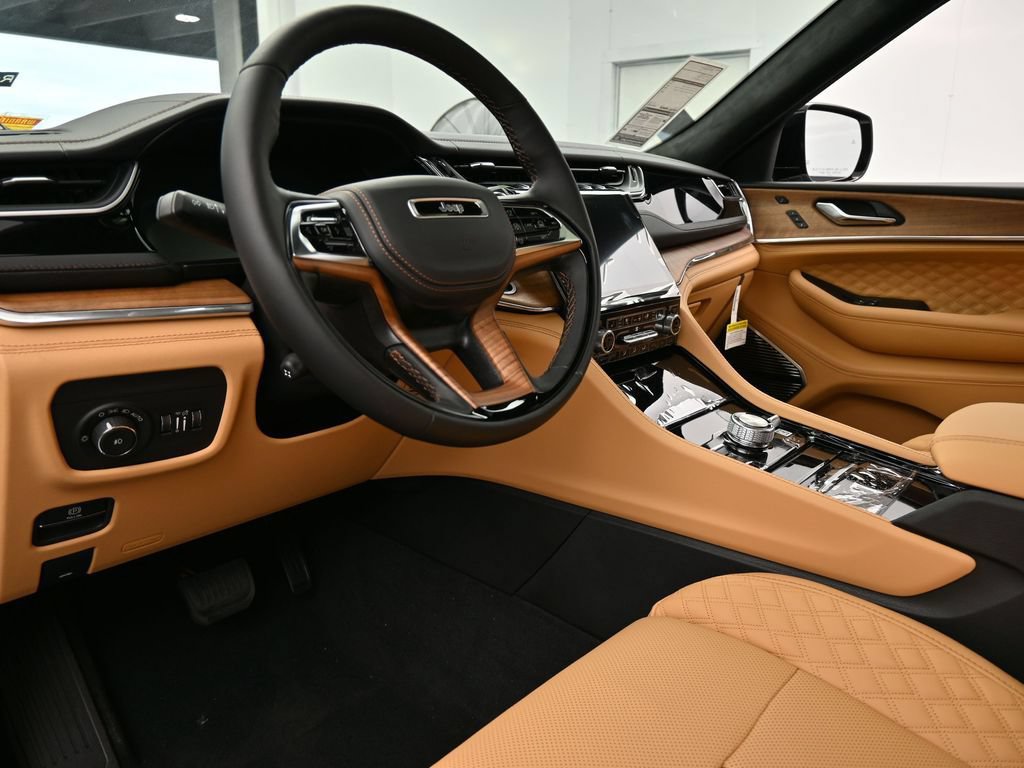 New 2025 Jeep Grand Cherokee L Summit AWD/4WD image 13