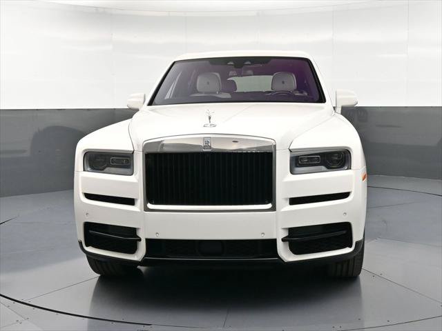 Certified 2022 Rolls-Royce Cullinan w/ Dark Exterior Package AWD/4WD image 11