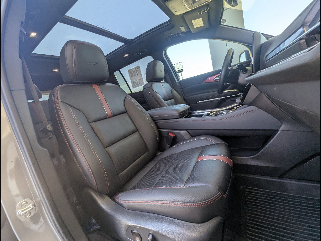 Used 2024 Chevrolet Traverse RS AWD/4WD image 19
