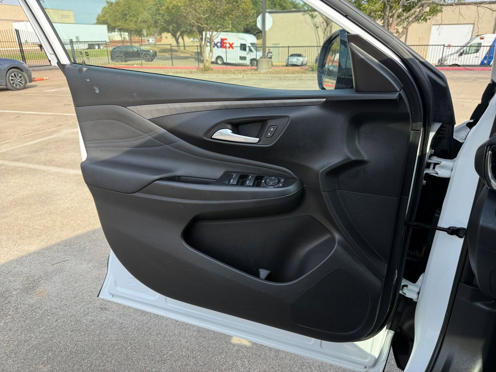 Used 2025 Buick Envista Sport Touring image 20