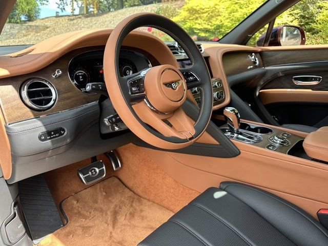 New 2024 Bentley Bentayga image 16