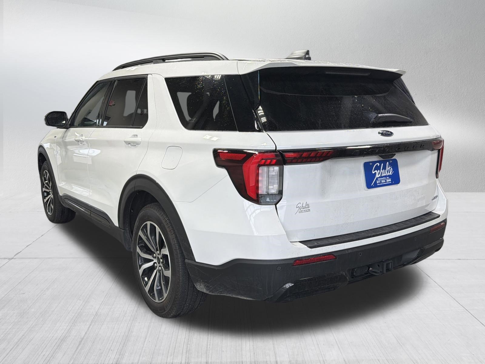 Used 2025 Ford Explorer ST-Line image 5