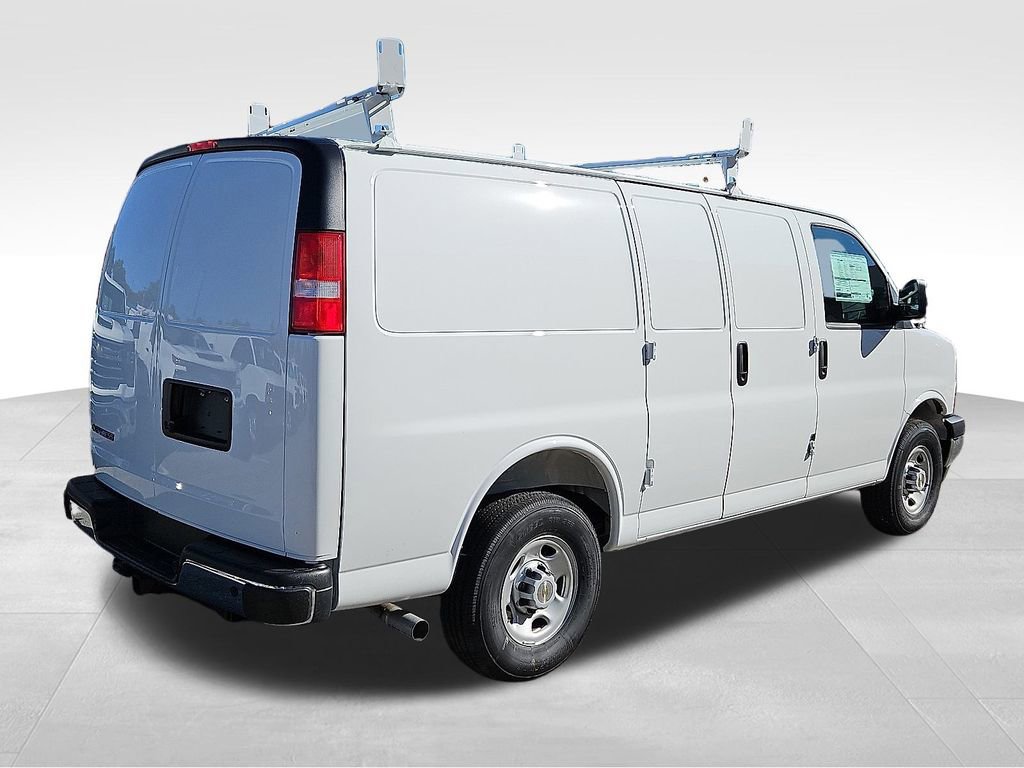 New 2025 Chevrolet Express 2500 Work Van 3D Cargo Van w/ Driver Convenience Package image 4