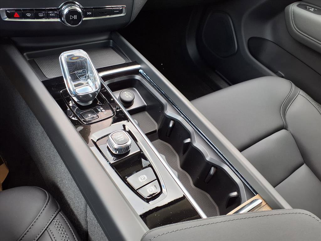 New 2026 Volvo XC60 B5 Plus w/ Protection Package Premier image 14